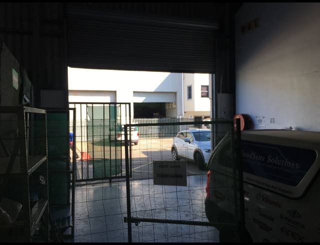 728M² WAREHOUSE TO LET IN RIVERHORSE VALLEY